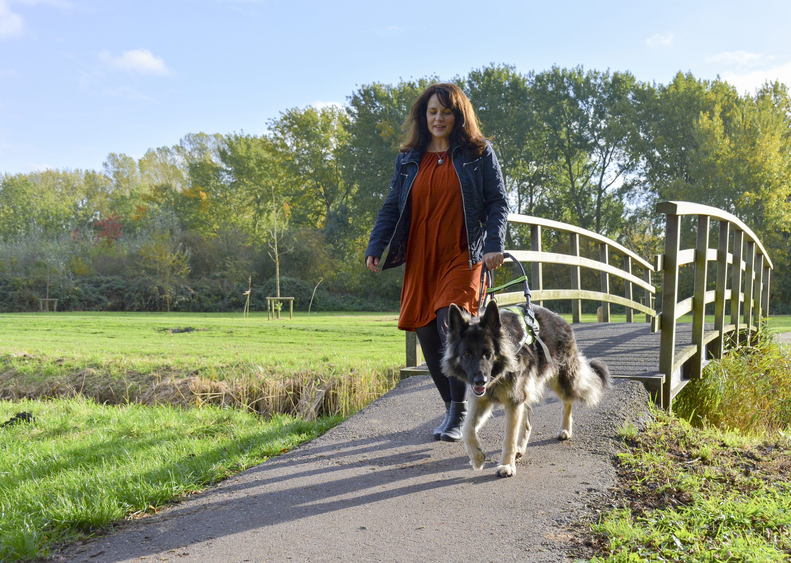 97E96040-E3D5-47C2-893B-7AA843B68367 Annemiek van Munster en geleidehond Yoko
